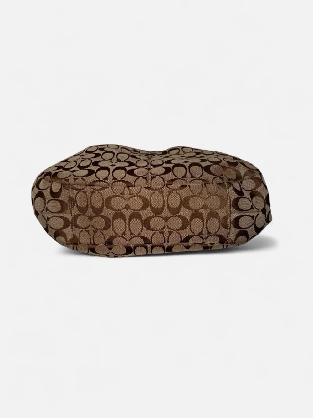 Y2K Soho Lynn signature buckle bag. Brown/beige monogram canvas. #designer#boho